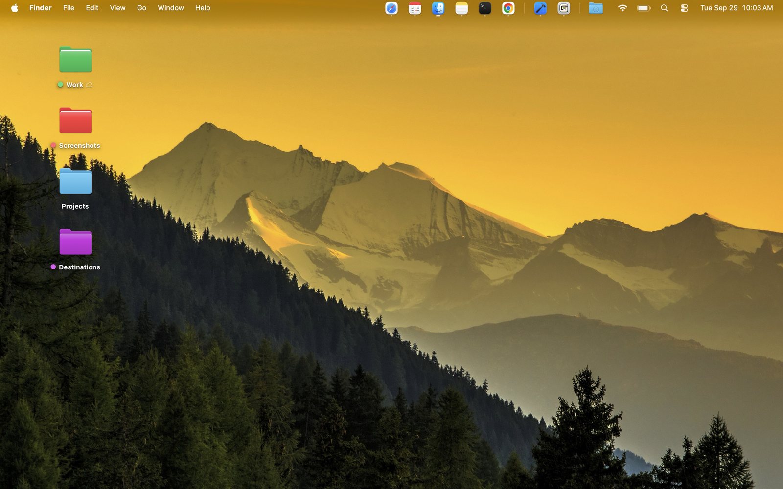A Mac desktop with no Dock. Safari, Calendar, Finder, Notes, Terminal, Chrome, Xcode and a Downloads folder sit in the menu bar beside Wi-Fi and the clock.
